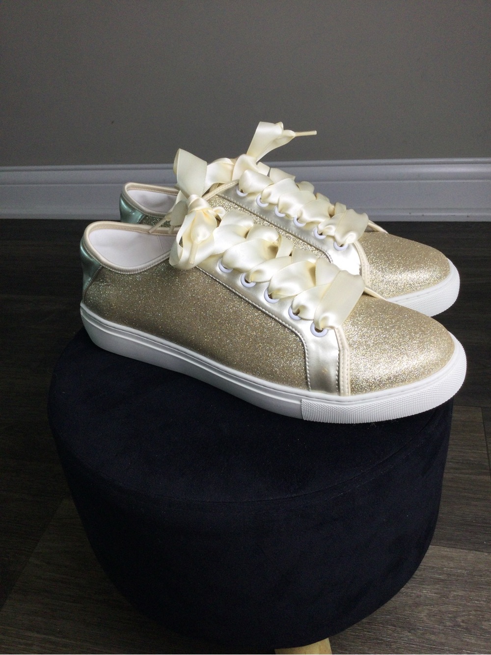 Women's Gold Glitter Low-Top Sneakers with Satin Ribbon Laces